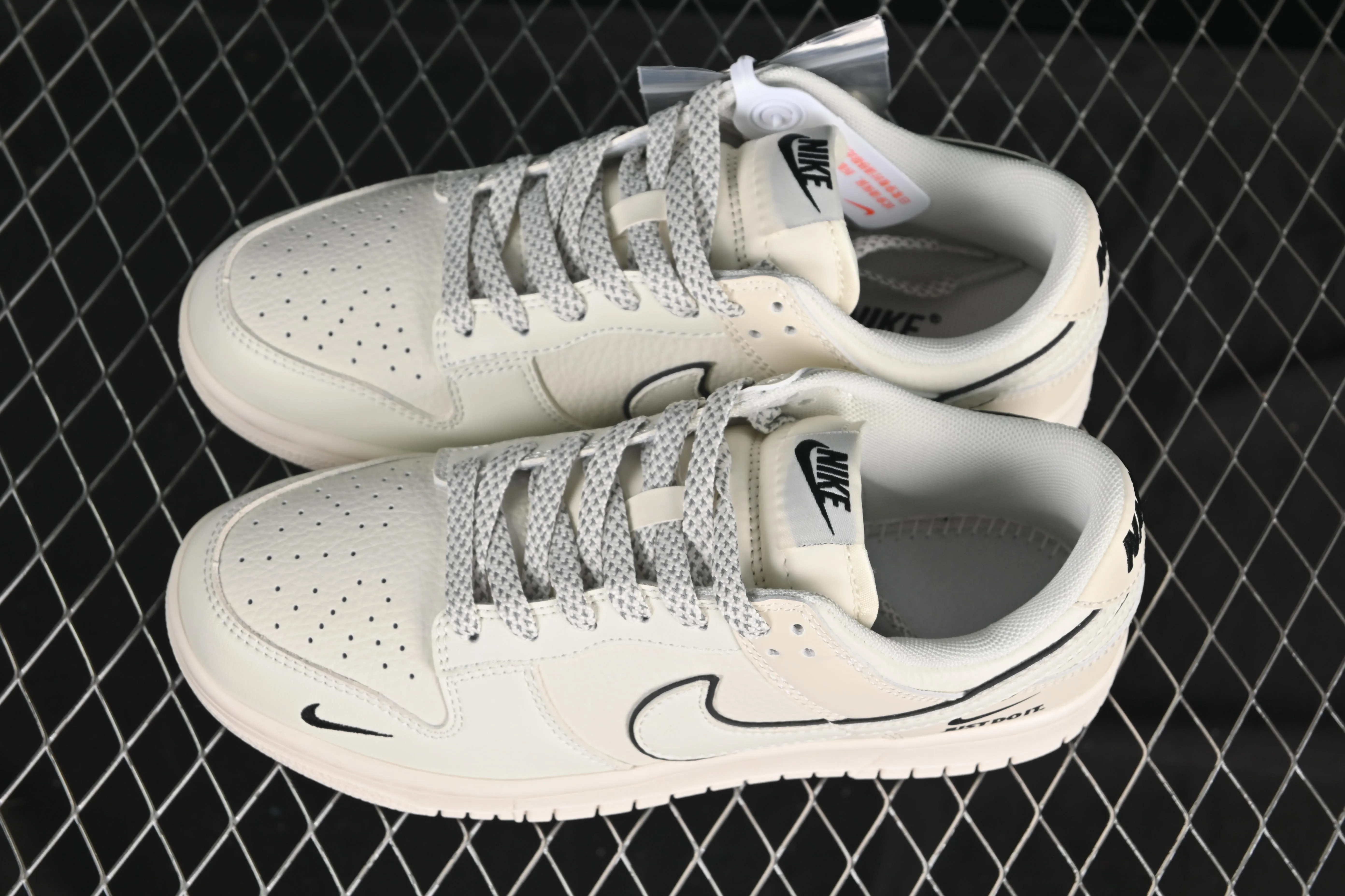 All categories Nk SB Dunk Series Nk SB Dunk Low High-end customized low-top sneakers Nike SB Dunk Low "Just Do it" Anniversary high-end customized low-top casual sneakers CS1688-110